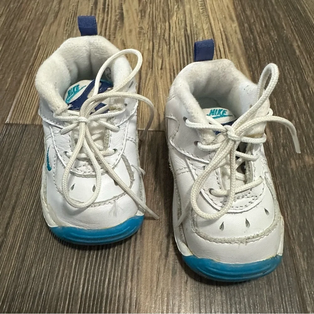 Vintage NIKE baby edge trainer II leather sneaker tennis shoes size 2 boy girl